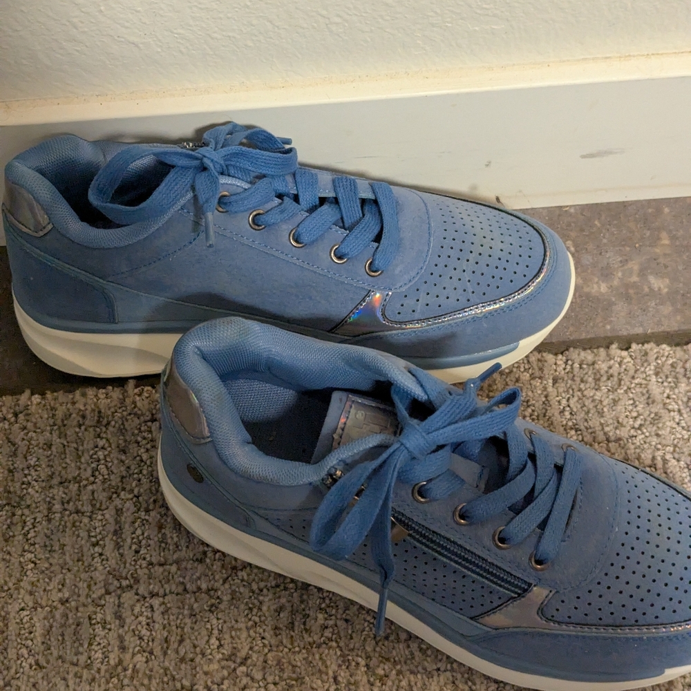 Womens Kti Blue Casual Sneakers